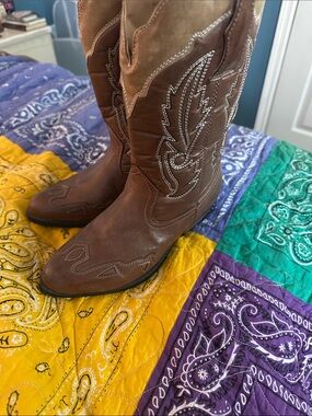 Women's Brown Embroidered Lace-Up Western Boots